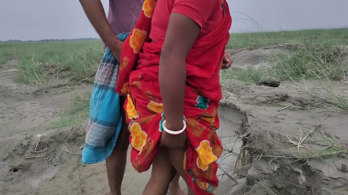 HouseWife In Red Saree Goes For Her Goat And Met A guy bangladeshi HouseWife