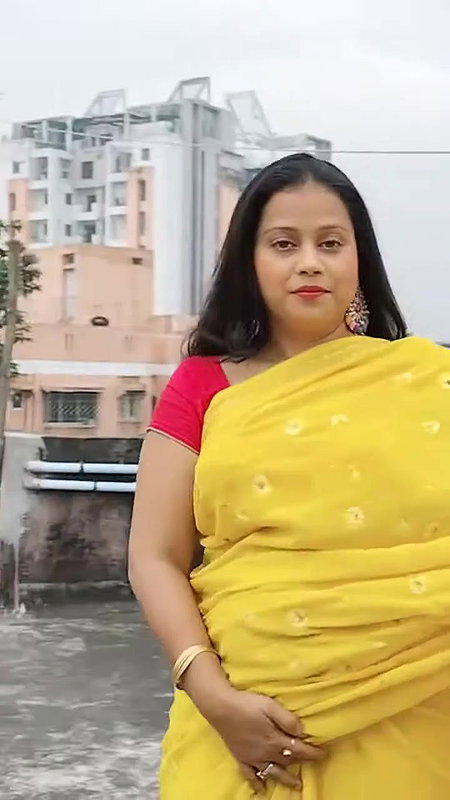 Bengali vlogger mou-3