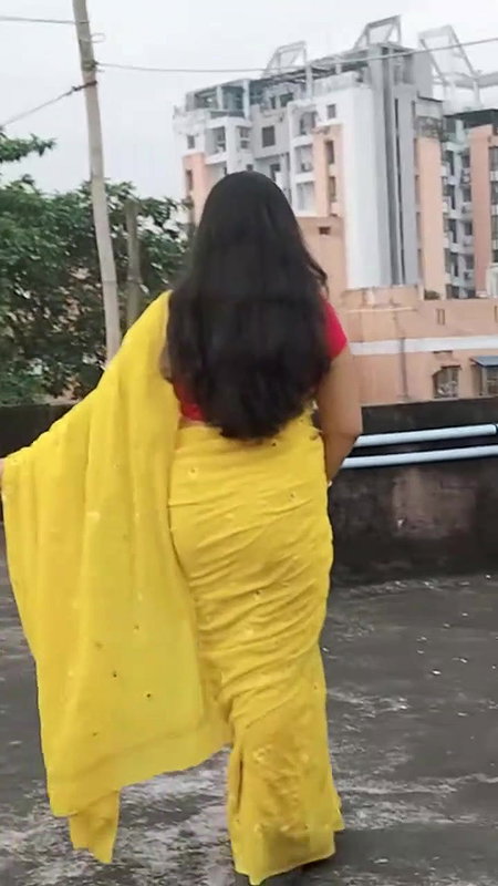 Bengali vlogger mou-3