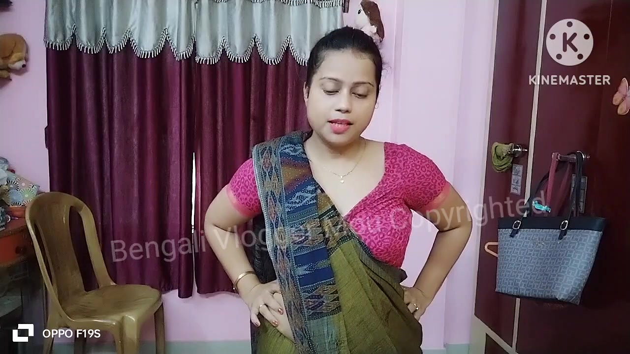 Bengali vlogger mou-2