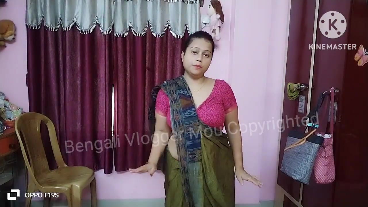 Bengali vlogger mou-2