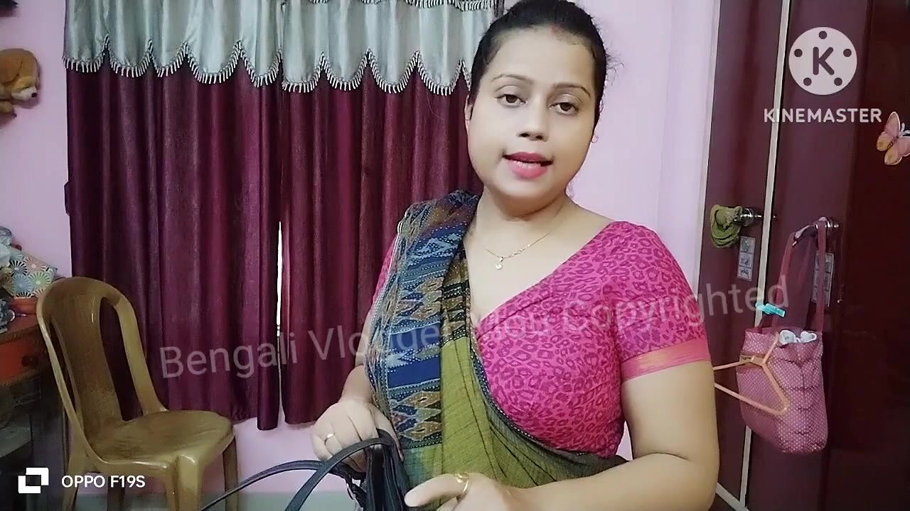Bengali vlogger mou-2