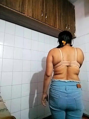 Stripchat-Public.Show-c-Amritanikhill-2024.01.02.042551