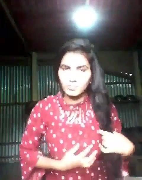 Desi Hooty Showing to Lovr