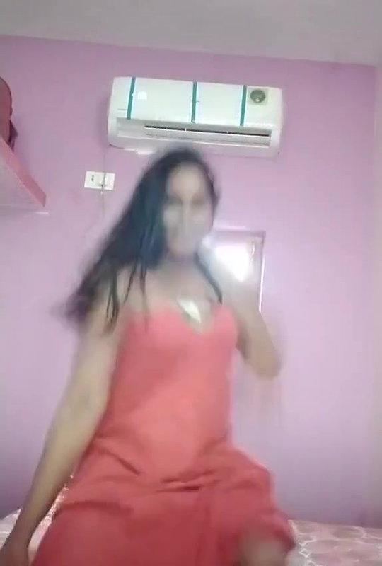 Desi Horny aunty teasing in underskirt