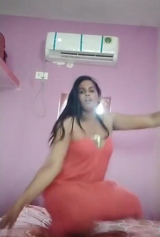 Desi Horny aunty teasing in underskirt