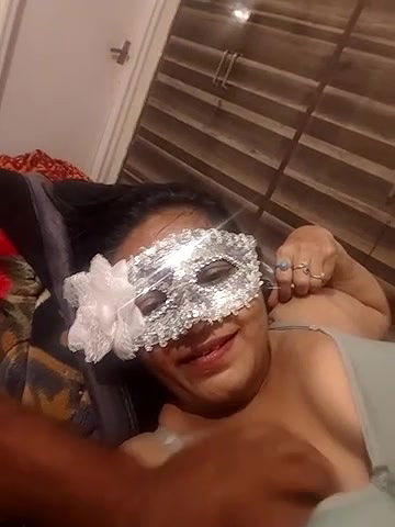 Stripchat-Public.Show-c-Hotgujjumodal19-2024.05.13.163204