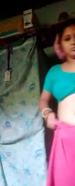 Desi Horny Bhabh showing pussy