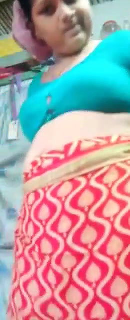 Desi Horny Bhabh showing pussy