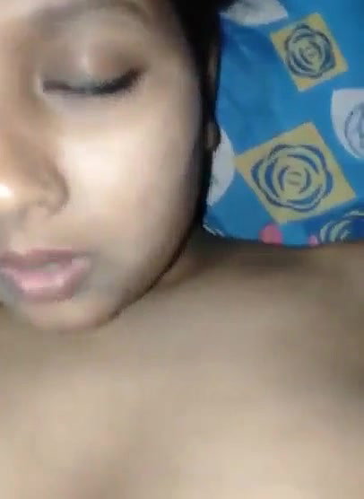 Desi Horny bhabhi playing with hus frnd big dik whiel hus drunknsleep