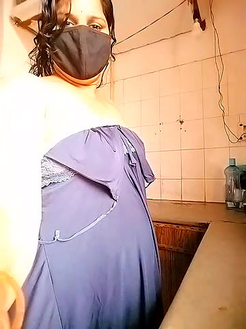 Stripchat-Public.Show-c-Amritanikhill-2024.05.18.020518