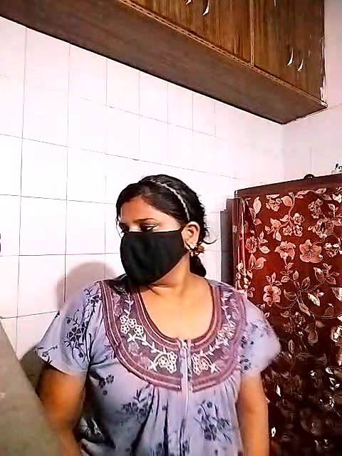 Stripchat-Public.Show-c-Amritanikhill-2024.05.17.132352