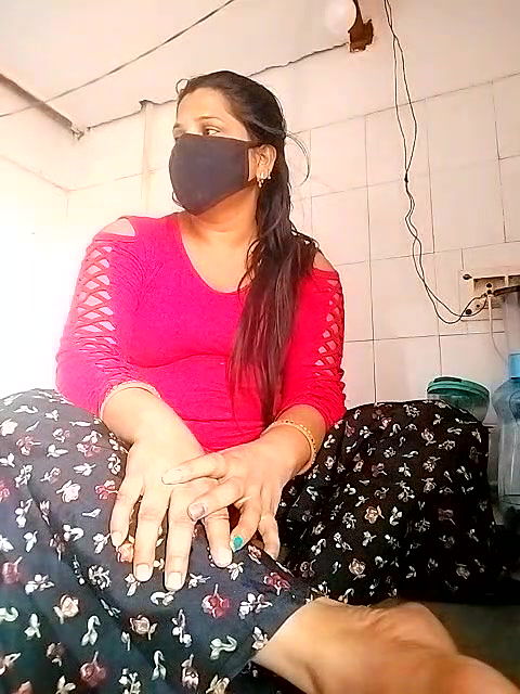 Stripchat-Public.Show-c-Amritanikhill-2024.04.22.034245