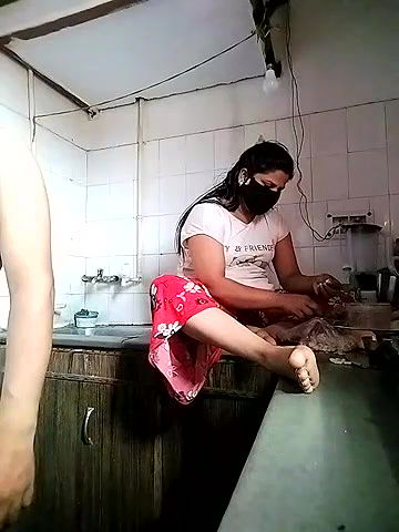 Stripchat-Public.Show-c-Amritanikhill-2024.04.21.034618