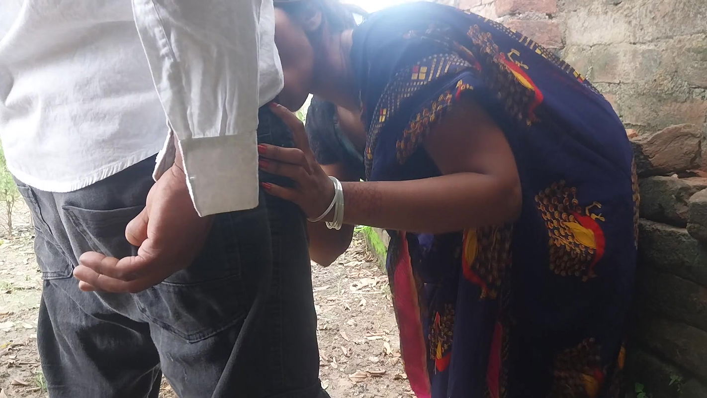 Pooja Bhabhi Outside Garden Hot Fucking Video  Faphouse