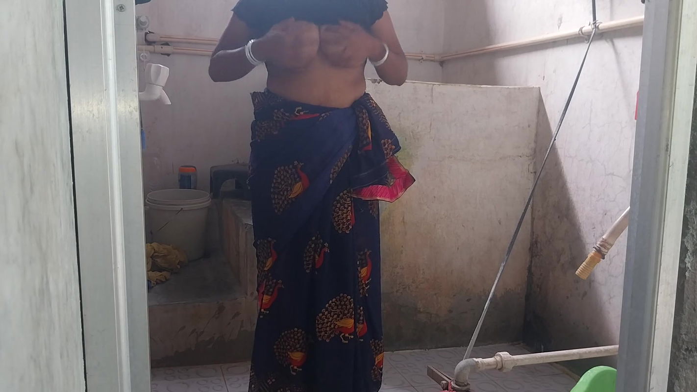 Pooja Bhabhi Coming Bathroom Hard Blowjob Fucking  Faphouse