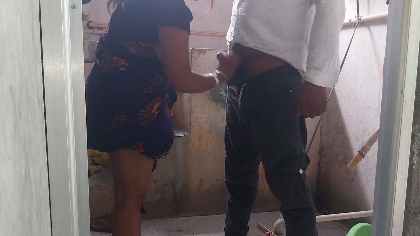 Pooja Bhabhi Coming Bathroom Hard Blowjob Fucking  Faphouse