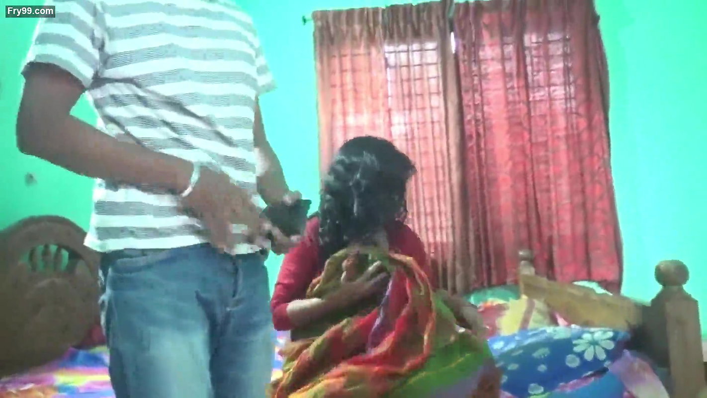 Beauty Actress Takes off saree Hot bed scene