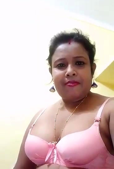 Desi horny hot mature wife show