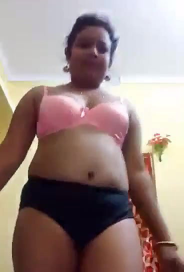 Desi horny hot mature wife show