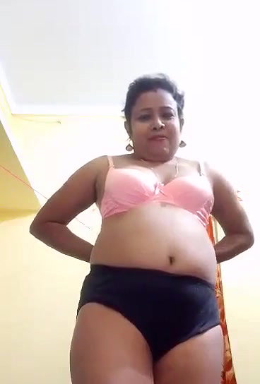 Desi horny hot mature wife show