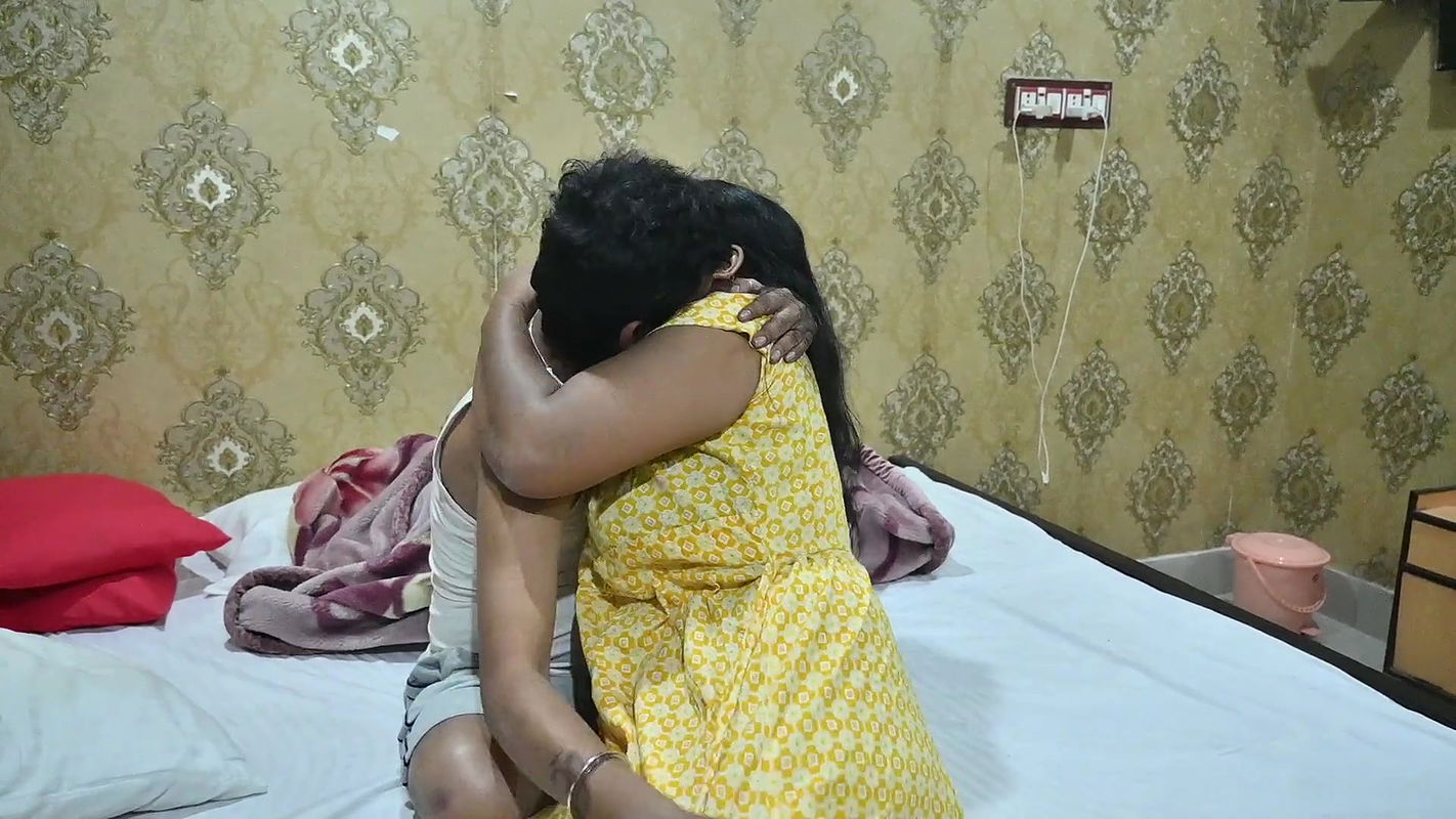 Couple desi sex in the hotel viral clip