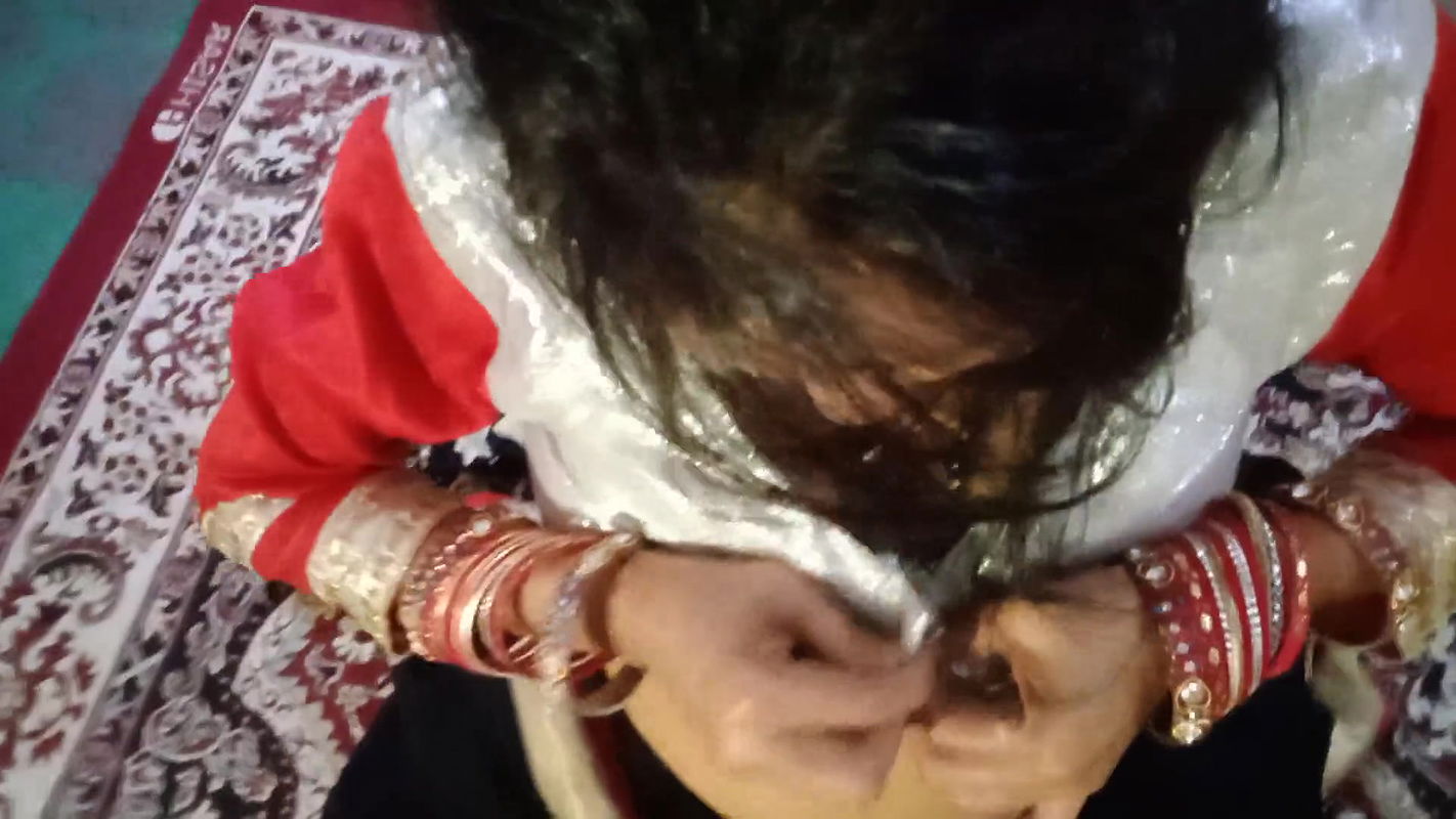 Deshi bhabhi drink alcohol and enjoy sex and fore play her sexual orientation