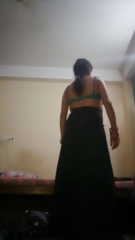 Indian Sexy lady with her grand uncle for play hand job Sexy lady pussy,boobs, nippal