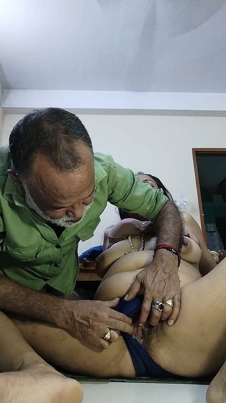 Sexy’ aunty hand job ,fore play with her stepdaddy hot pussy boobs nipple