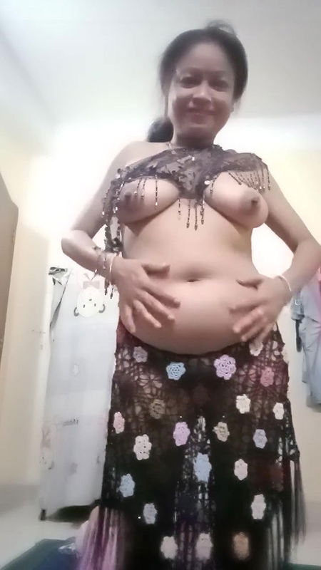 Slow motion dance with her pussy ,hot boobs,niple,and hot back side figure
