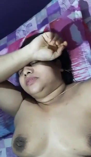 Desi Horny Housewie sucking Neighbr