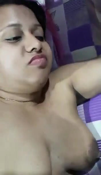 Desi Horny Housewie sucking Neighbr