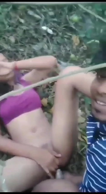 Desi couple hardcore fucking in open jungle