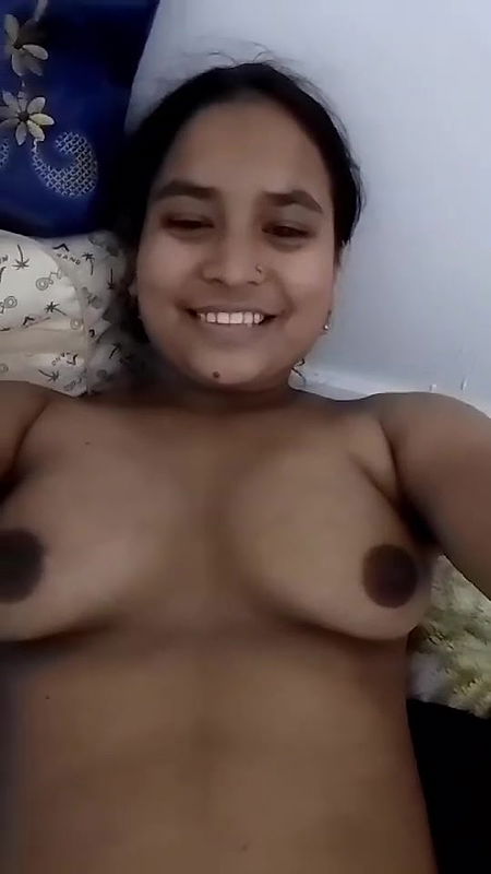 Sexy Bhabhi Showing Nude