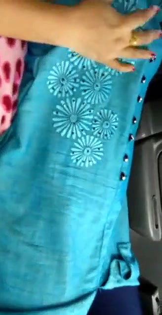 Desi Horny Matured Bhabhi FUked in carr