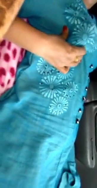 Desi Horny Matured Bhabhi FUked in carr