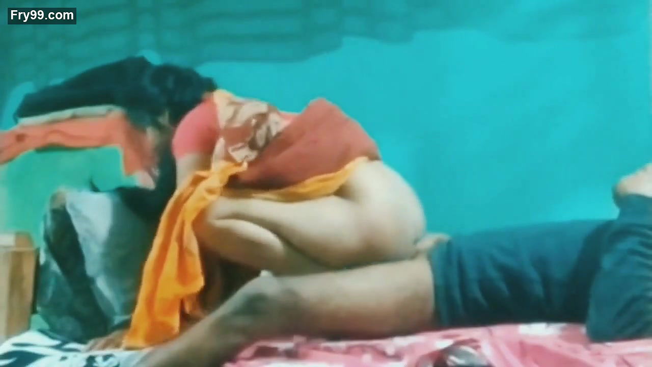 Unsatisfied indian bengali bhabhi wants more in doggy style