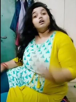 Desi Bhbahiji CHubby n cute