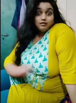 Desi Bhbahiji CHubby n cute