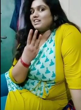 Desi Bhbahiji CHubby n cute