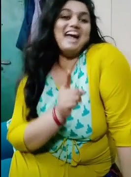 Desi Bhbahiji CHubby n cute