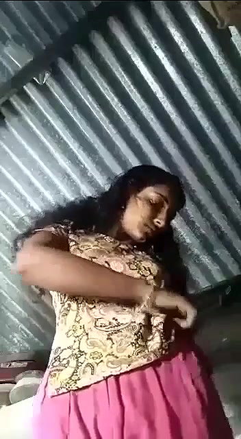 Desi Village Girl Shows boobs and Pussy