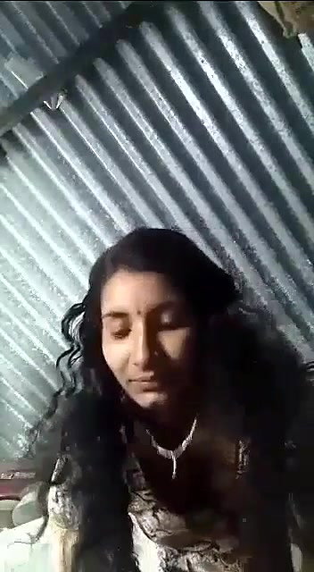 Desi Village Girl Shows boobs and Pussy