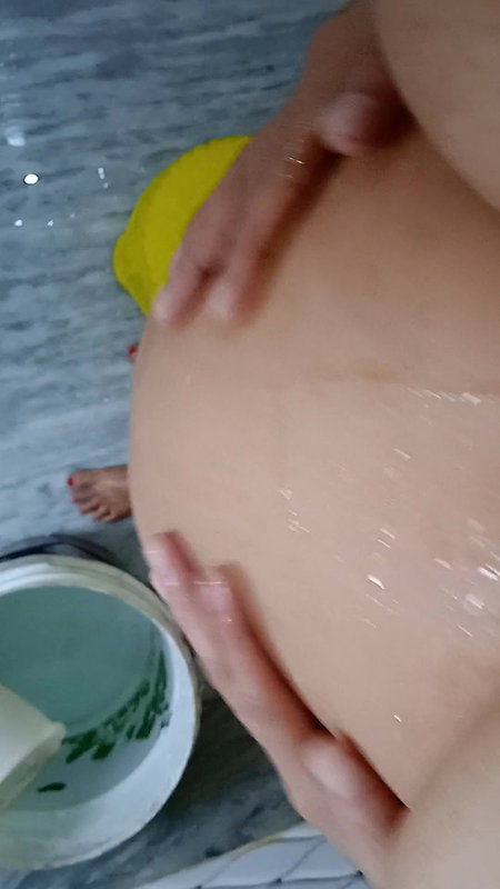 Bhat room may Nude hot bhabhi ka sexy pussy,hot boobs,nippal