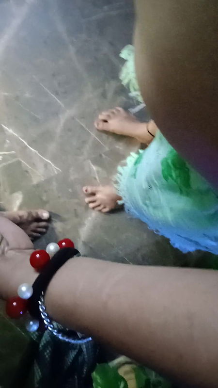 Deshi bhabhi fore play her old watch man,sucking cock,sick,with cream,hot Boobs,nippal