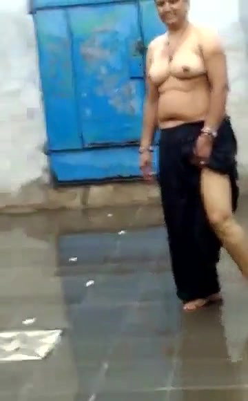 Desi Bhabhi shows to devr niceee