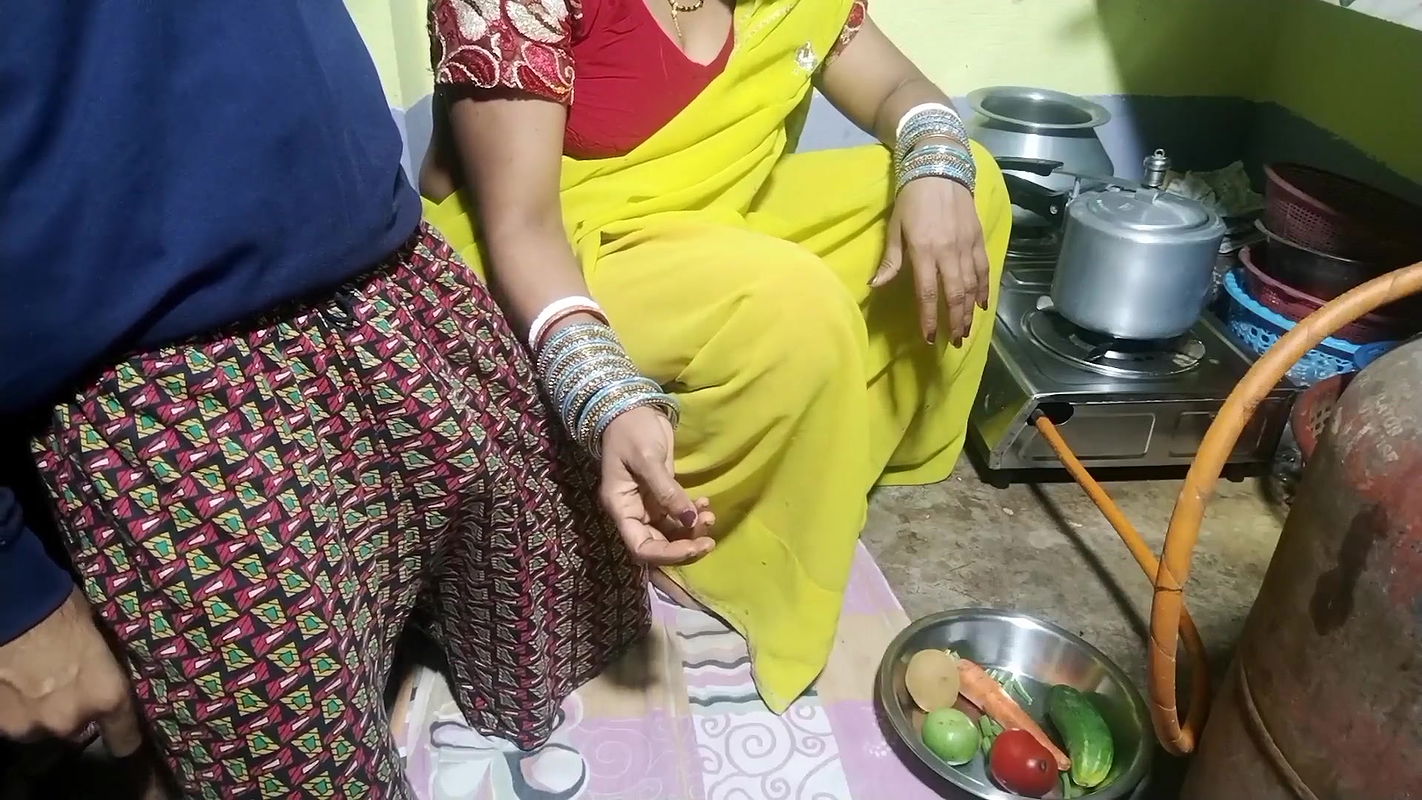 I my friend’s wife. Dost ki biwi ko kitchen me choda.with Bengali audio… use headphone for better experience