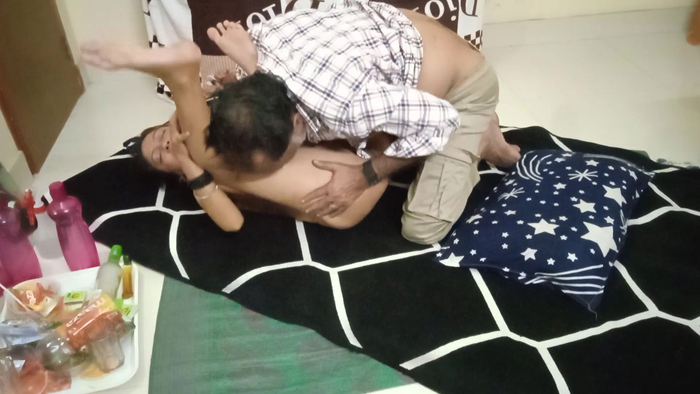 Indian aunty fore play and sucking her pussy hot with uncle, tiny pussy,noobs,nippal