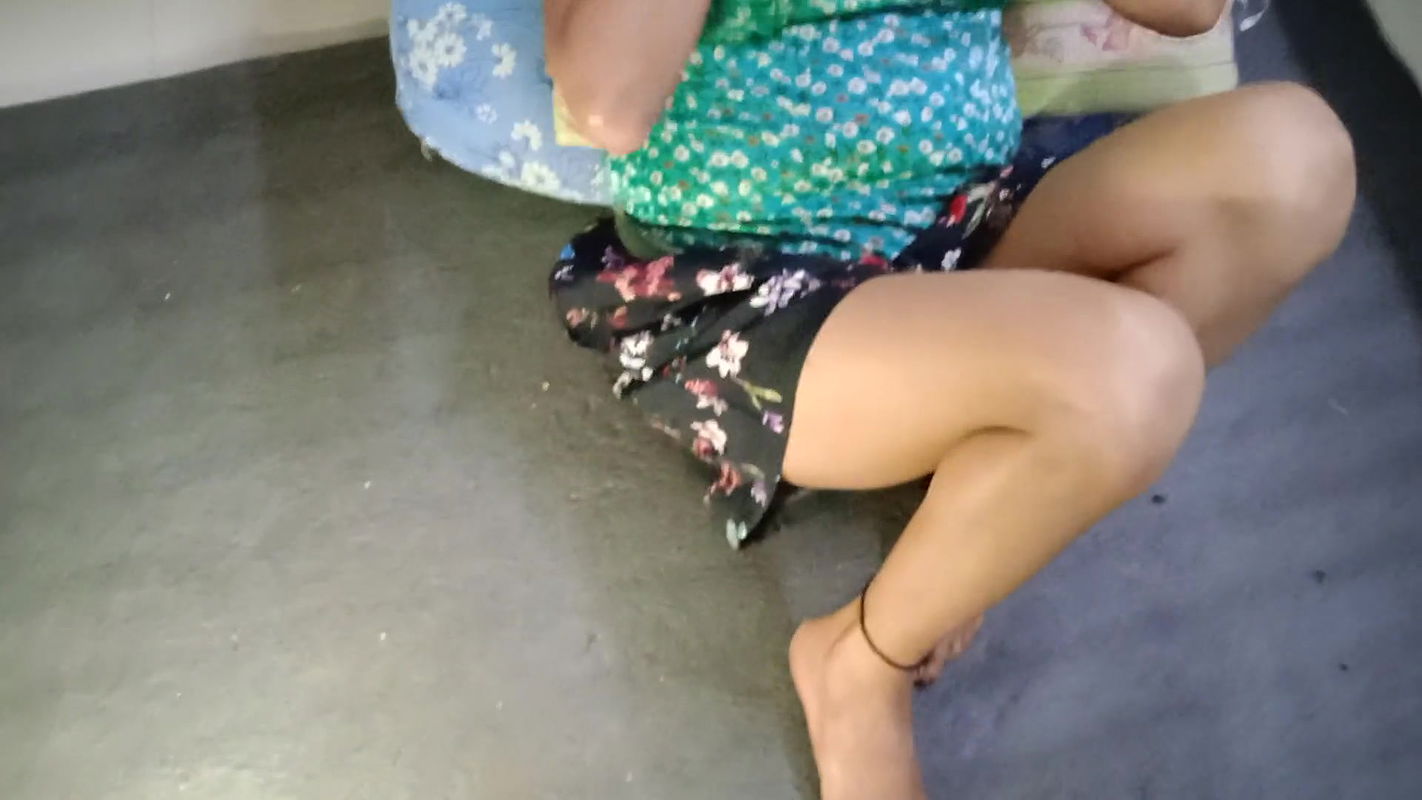 Indian desi girl fingering her pussy ,hot boobs,nipple