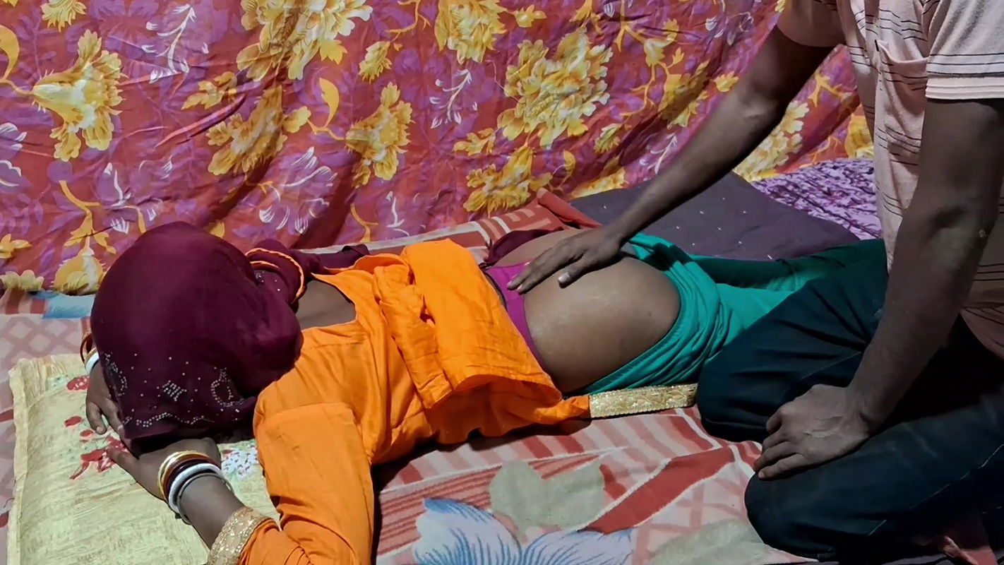 Malik Ne naukrani ko Akele Kamre Mein Chut Chud